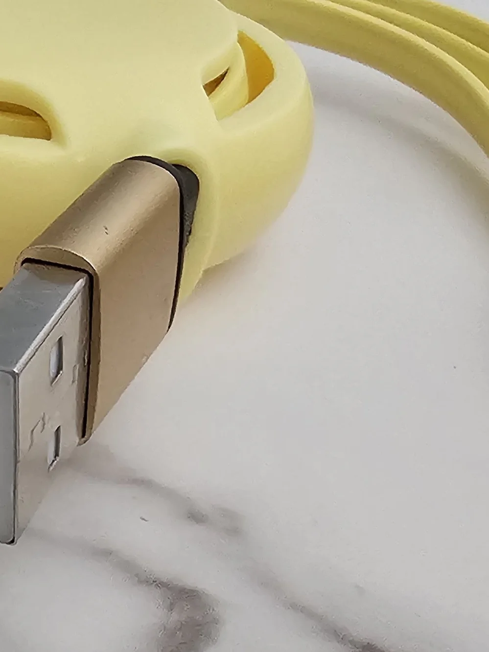 Universal 3-in-1 Retractable Charging Cable - Yellow